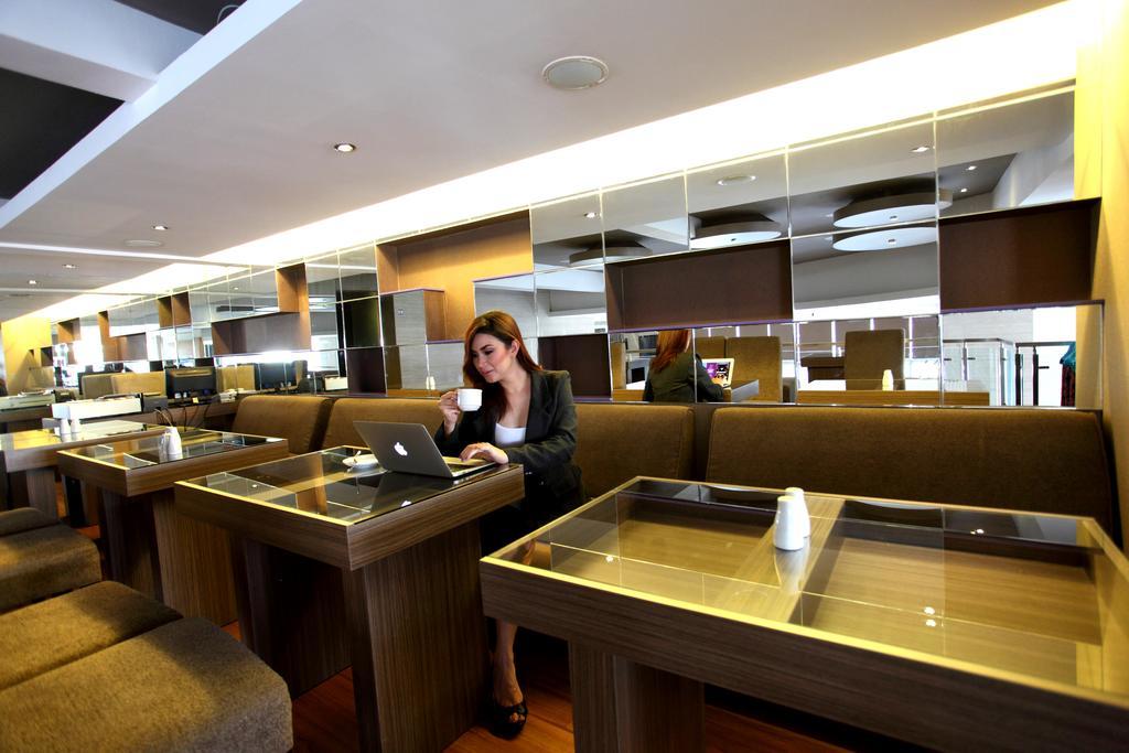 Vio Hotel Pasteur Bandung Buitenkant foto